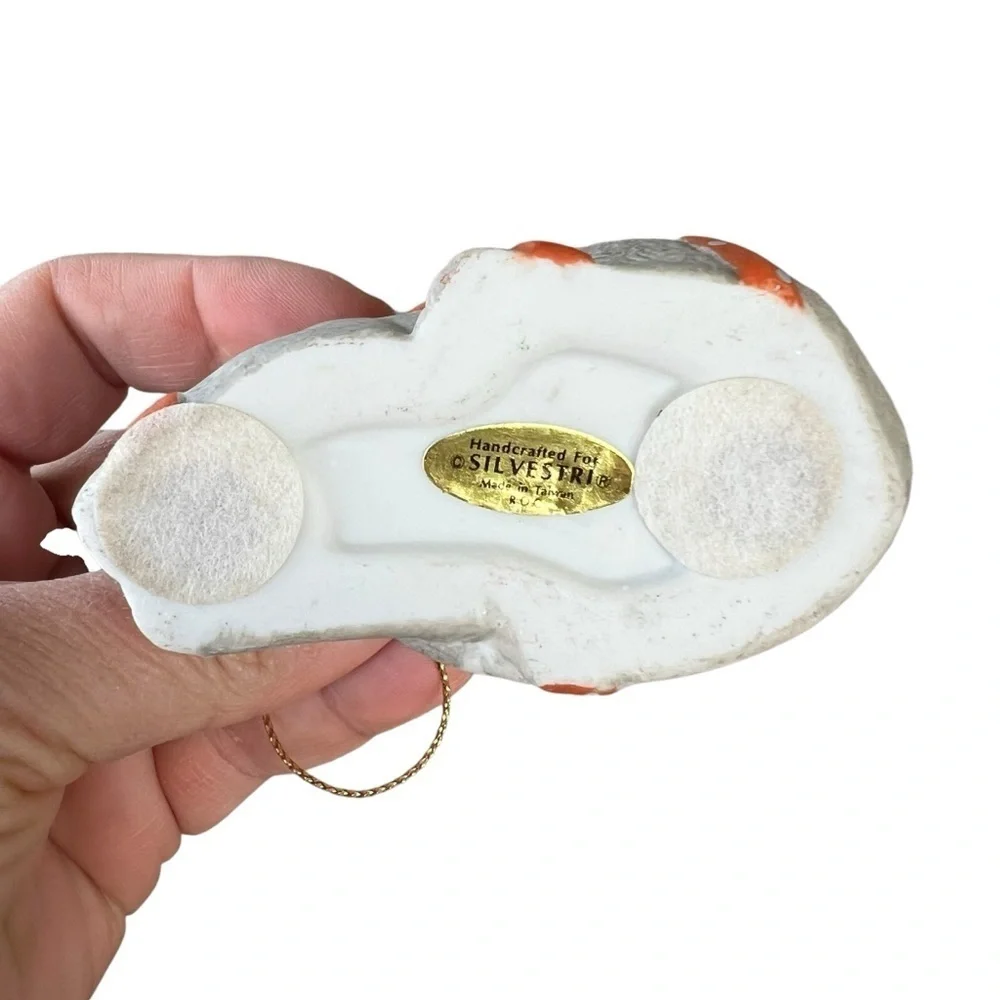 Vintage Silvestri Porcelain Cat Ornament Gray White Kitty Ribbon Taiwan Made 4”